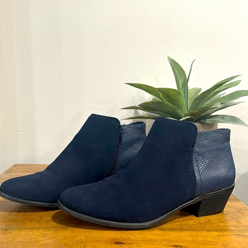 BASS ankle boots, size 8.5